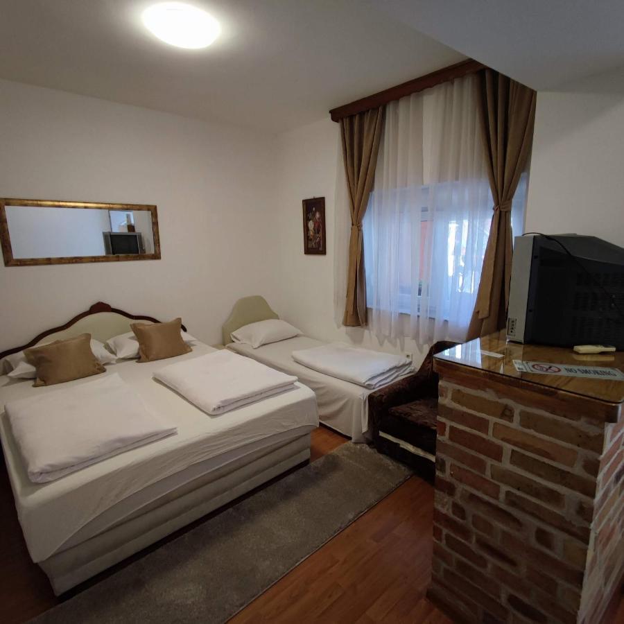 Apartments And Rooms Lena モスタル エクステリア 写真