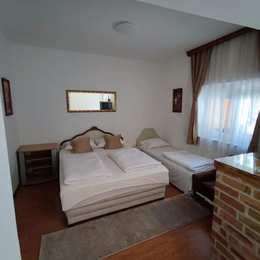 Apartments And Rooms Lena モスタル エクステリア 写真