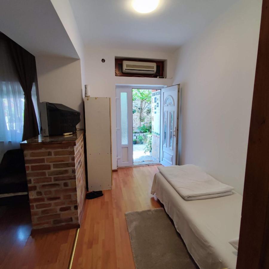Apartments And Rooms Lena モスタル エクステリア 写真