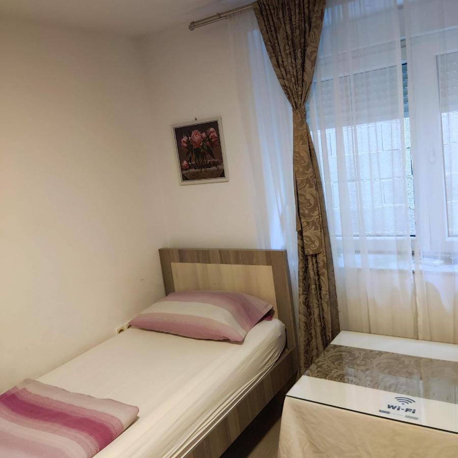 Apartments And Rooms Lena モスタル エクステリア 写真