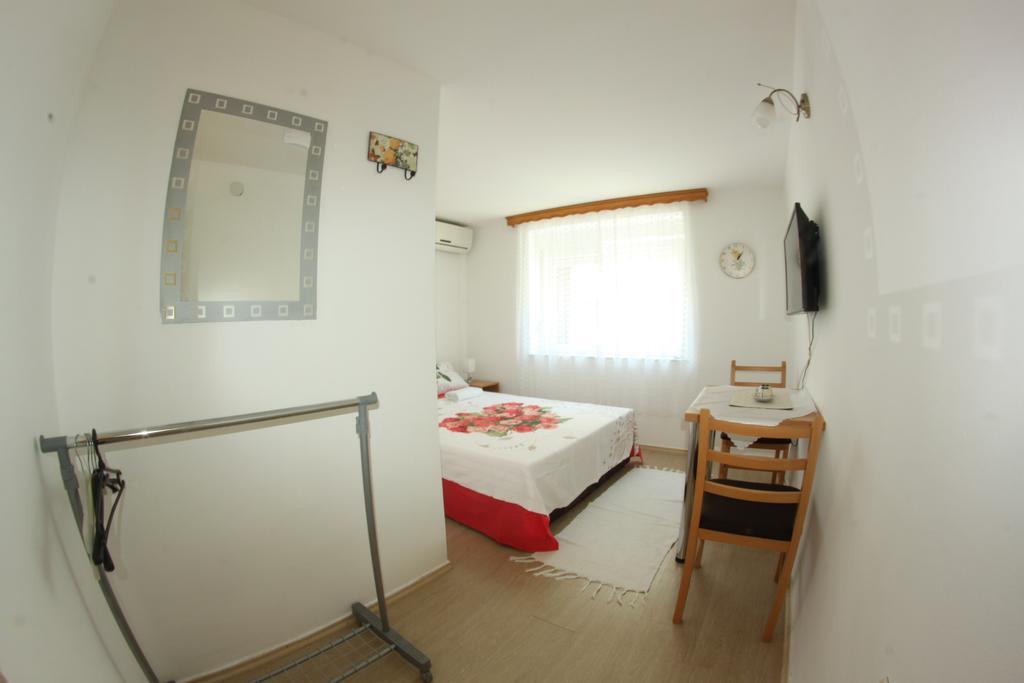 Apartments And Rooms Lena モスタル エクステリア 写真